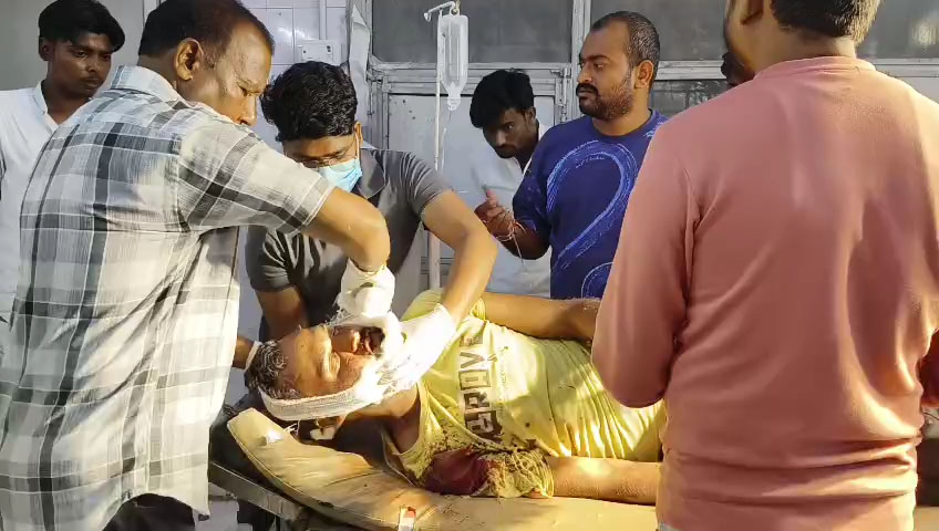 दबँग पिता-पुत्र का आतंक,युवक को गोली मारकर किया घा