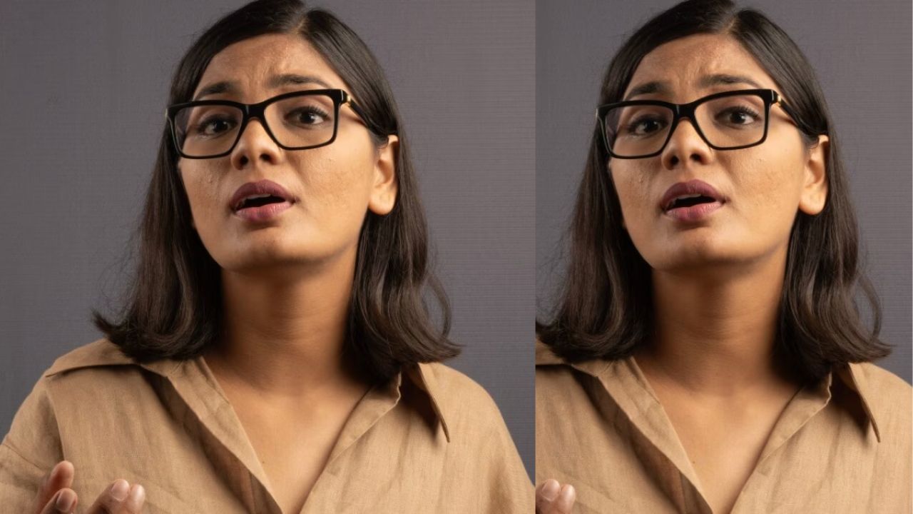 क्या भोजपुरी की मशहूर सिंगर नेहा सिंह राठौर को महिला पुलिस ने बुरी तरह पीटा? ये वीडियो देख गलती मत करिए