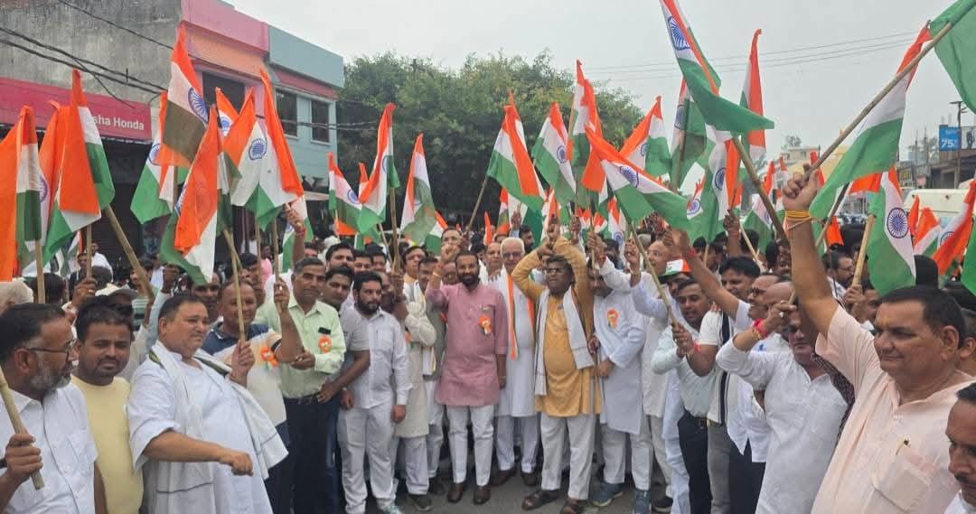 Moradabad: Grand Tiranga Yatra of BJP Mandal Bilari, patriotic fervour seen among people