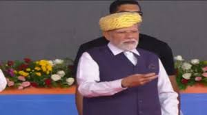 Narendra Modi Gujarat Visit Live: भावनगर में भव्य रोड शो और 34,200 करोड़ रुपये की परियोजनाओं का उद्घाटन