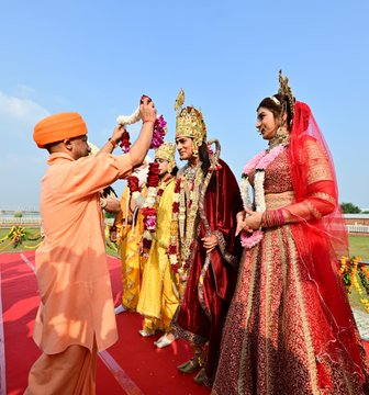 अयोध्या दीपोत्सव 2025: 26 लाख 11 हजार 101 दीपों के बीच भव्य रौशनी, सीएम योगी ने खींचा श्रीराम का रथ