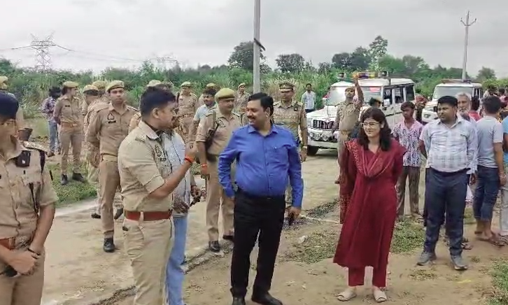 औरैया में दुर्गा विसर्जन पर प्रशासन की पैनी निगरानी, ड्रोन कैमरों से हो रही मॉनिटरिंग