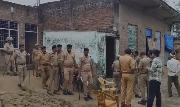 अछल्दा में पुलिस टीम पर हमला, जांच करने पहुंचे सिपाही से मारपीट — दो आरोपी गिरफ्तार