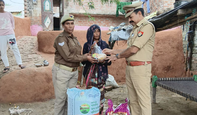 bela-police-humanity-help-poor-family