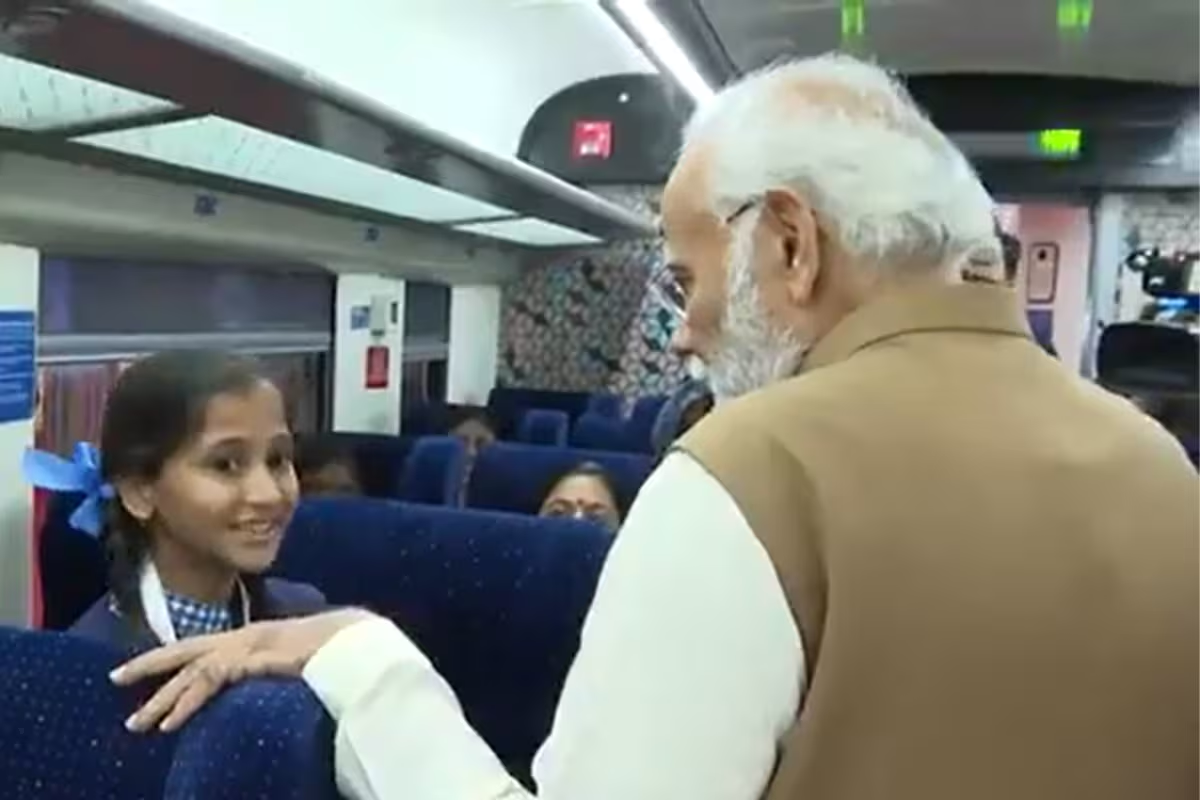 Child recites poem to PM Modi on Vande Bharat train in Varanasi