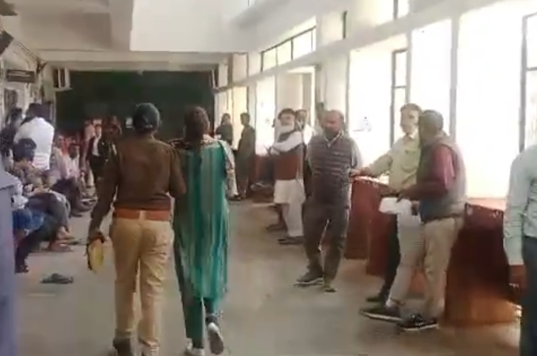 कानपुर में छेड़छाड़ पर युवती का पलटवार, युवक की जीभ काटकर अलग की