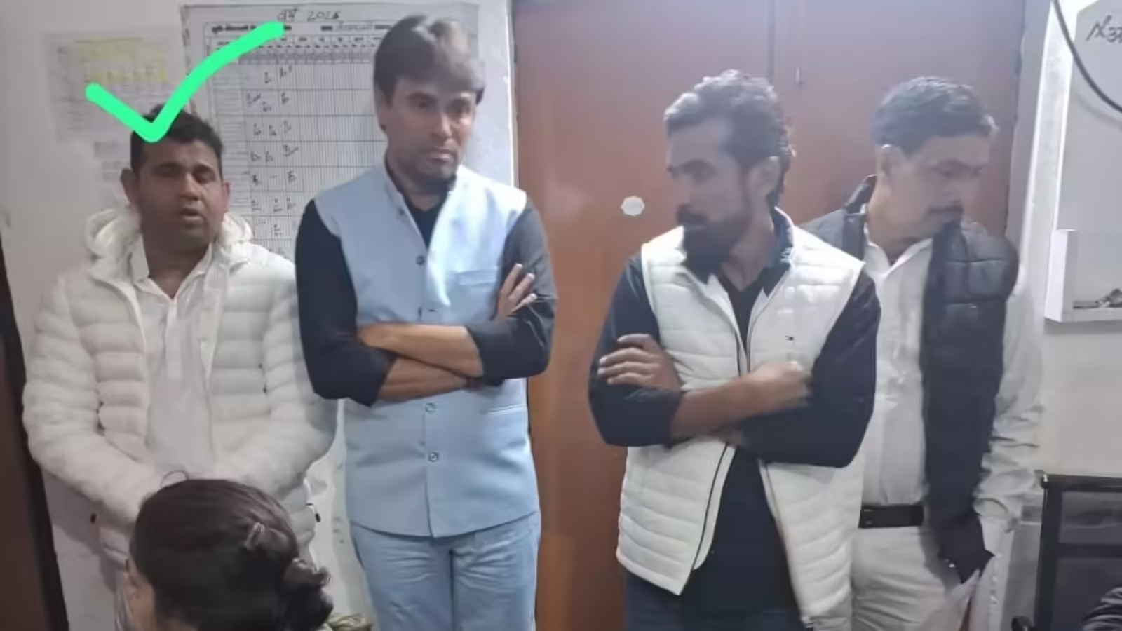 लखनऊ: डिप्टी CM केशव प्रसाद मौर्य के आवास पर संदिग्ध व्यक्ति पकड़ा, पुलिस ने हिरासत में लिया