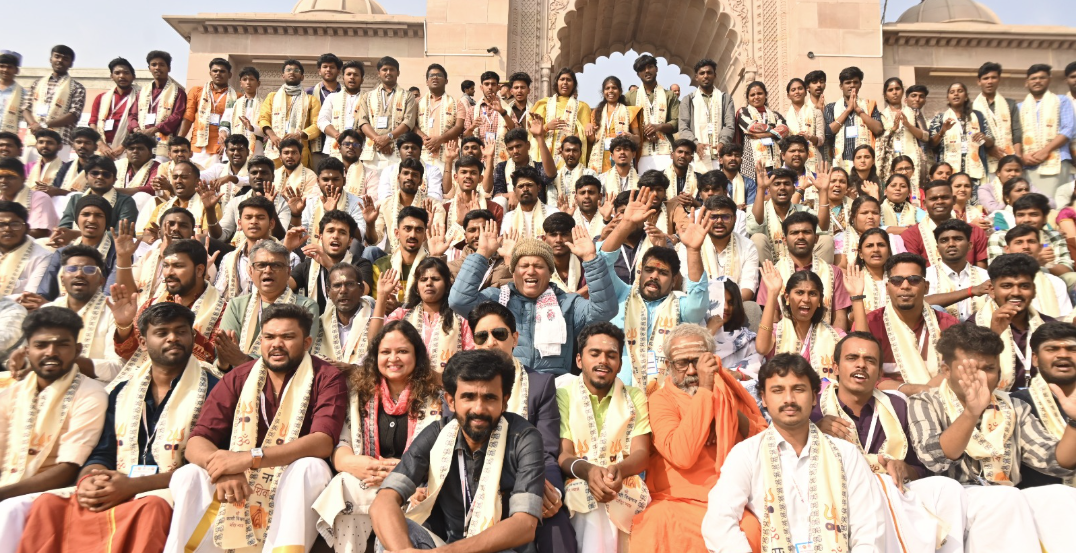 kashi-tamil-sangamam-first-group-kashi-vishwanath-darshan-2025