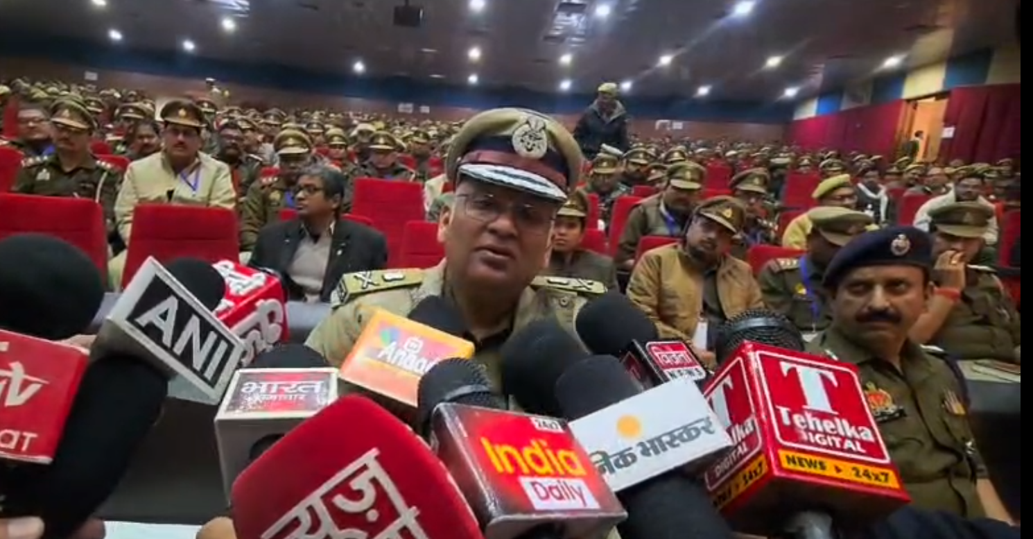 बांदा में साइबर जागरूकता कार्यशाला: DGP राजीव कृष्ण ने बताया डिजिटल लापरवाही का खतरा