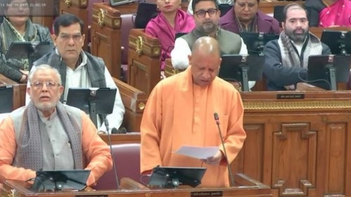यूपी विधानसभा शीतकालीन सत्र शुरू, कफ सिरप मामले पर CM योगी का सपा पर बड़ा हमला