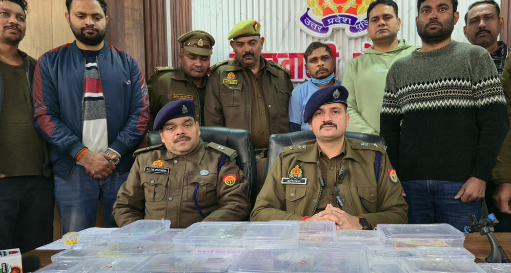 औरैया लूटकांड का पुलिस ने किया खुलासा: मुठभेड़ के बाद 2 लुटेरे गिरफ्तार, शत-प्रतिशत बरामदगी का दावा