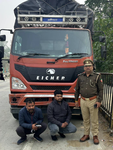 फर्जी अभिवहन पास से लकड़ी तस्करी का भंडाफोड़, वन दरोगा अनुज सिंह की कार्रवाई