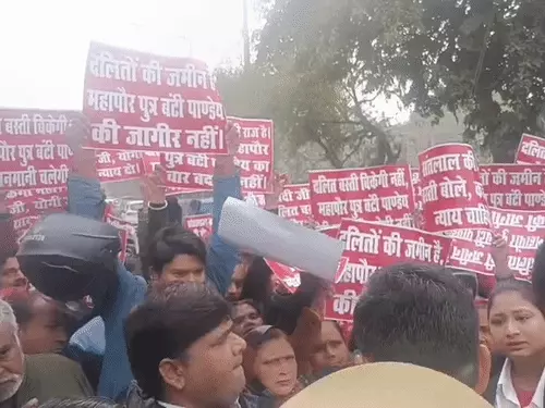 कानपुर में मेयर-पार्षद विवाद सड़क पर, प्रभारी मंत्री के कार्यक्रम में हंगामा