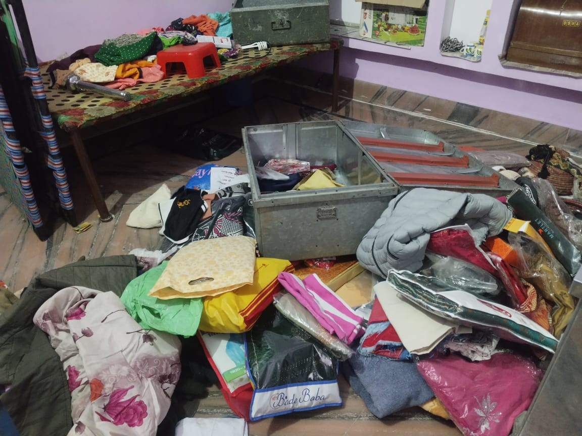 बिधूना में सेना के जवान के घर बड़ी चोरी, वारदात से पहले पड़ोसियों के मकानों की कुंडी बाहर से बंद