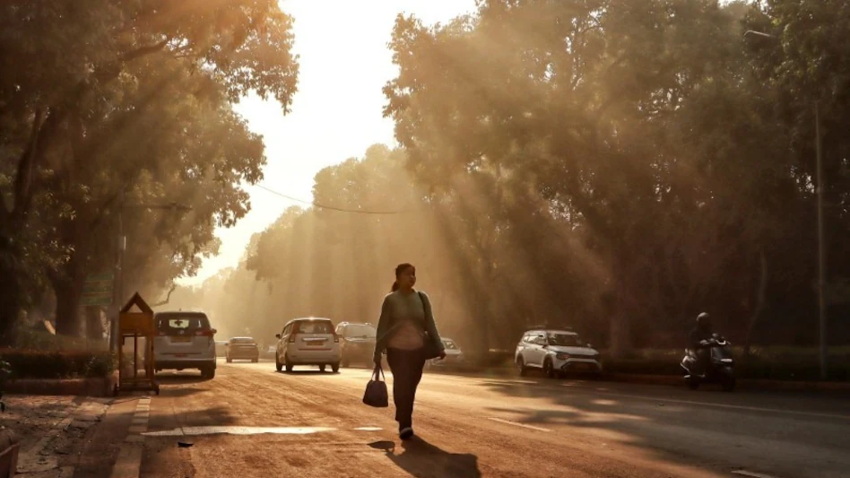 दिल्ली में फरवरी में ही रिकॉर्ड तोड़ गर्मी: आज दर्ज हुआ सीजन का सबसे गर्म दिन