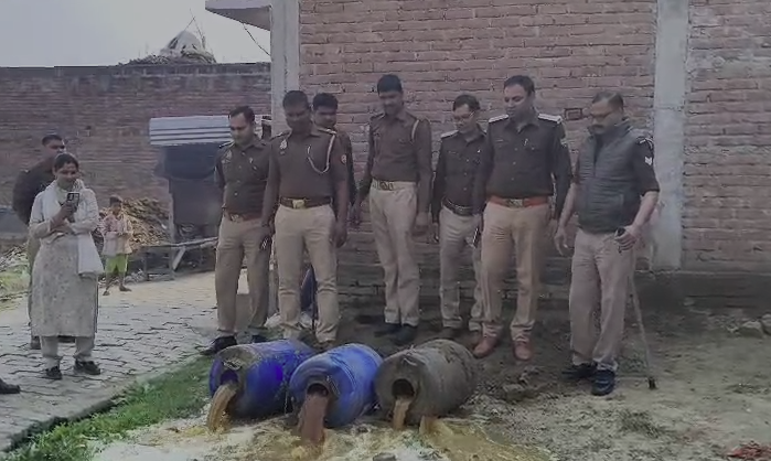 Major action against illegal liquor in Auraiya: 30 liters of raw liquor recovered, 1500 kg of raw material destroyed