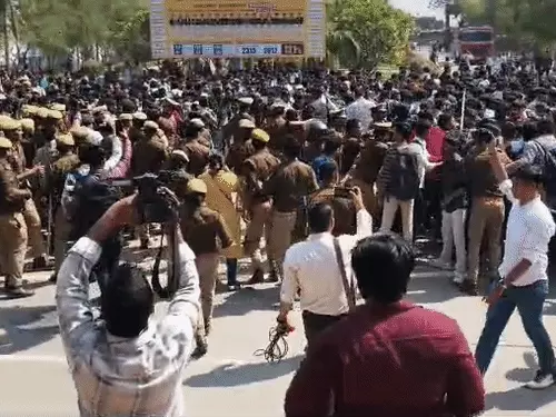 कानपुर के PSIT कॉलेज में छात्र की मौत पर हंगामा