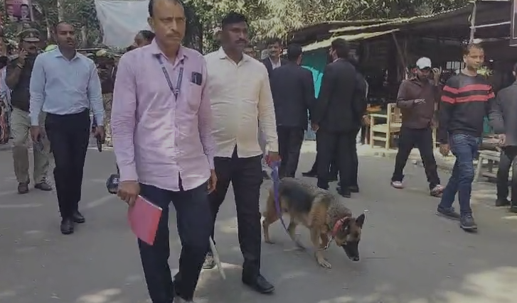 varanasi-court-bomb-threat-fourth-time-security-tight