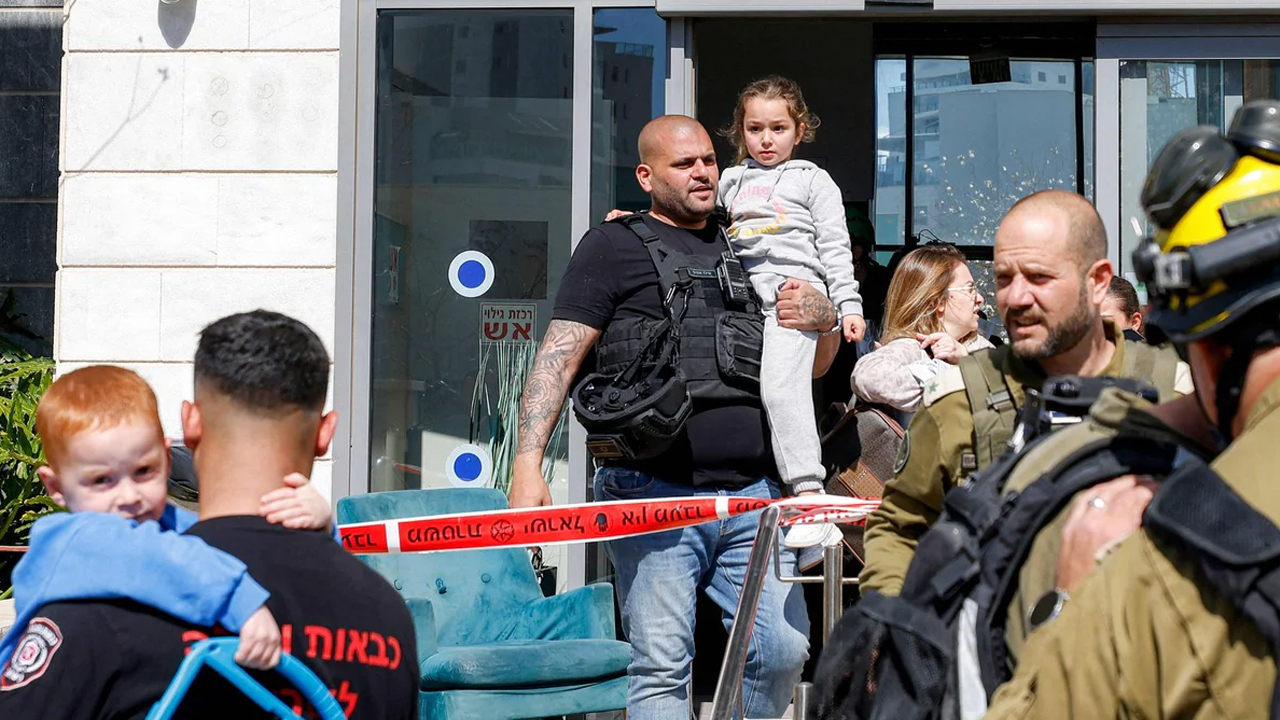 ईरान‑इजरायल तनाव का असर, UAE में स्कूल-कॉलेज तीन दिन बंद, ऑनलाइन पढ़ाई का ऐलान