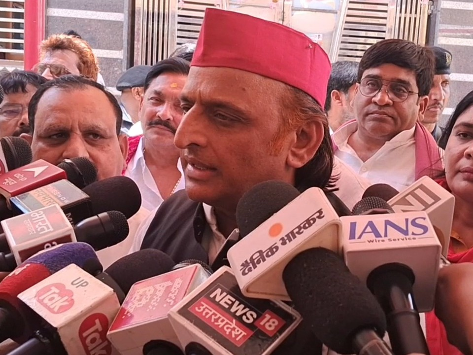 Etawah Chambal politics: चंबल की कथा से सियासी हमला: अखिलेश यादव बोले बंगाल-तमिलनाडु में भाजपा की हार तय, गाजीपुर में पत्थरबाजी के आरोप