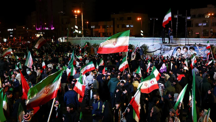 Iran-US Ceasefire: तेहरान में सीजफायर के बाद जश्न और असमंजस का मिला-जुला माहौल